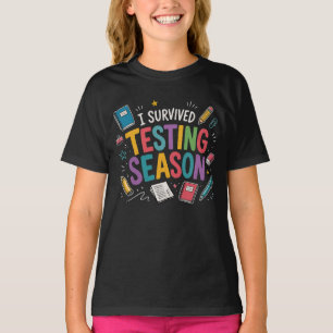 Camiseta Eu Sobrevivi à Temporada de Testes Humor Escolar