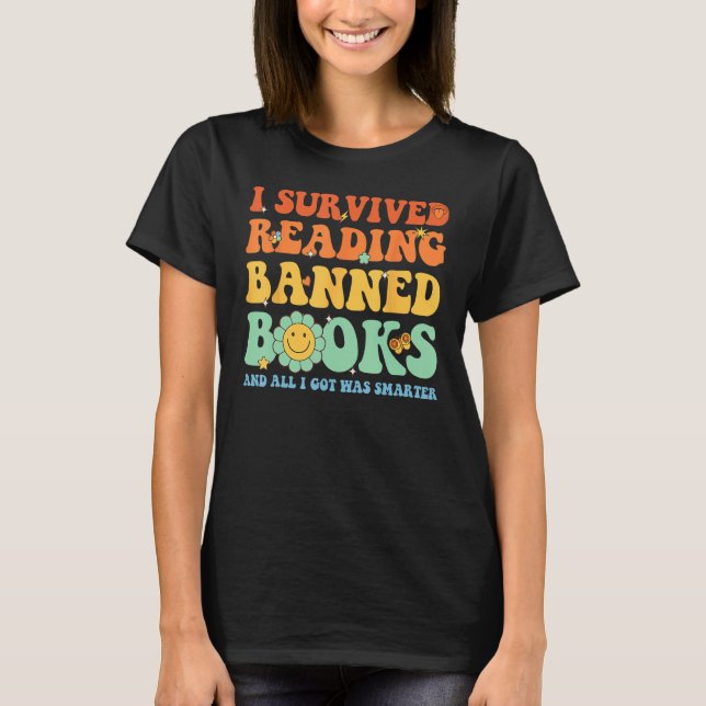 Camiseta Eu Sobrevivi Lendo Livros Banidos Livros Livres (Frente)