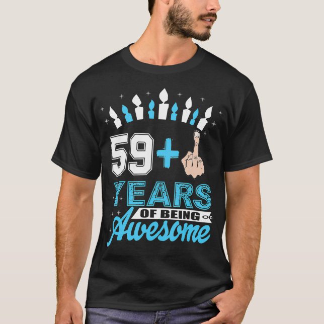 Camiseta Eu Sou 59 Mais Dedo Médio Engraçado 60º Aniversári (Frente)