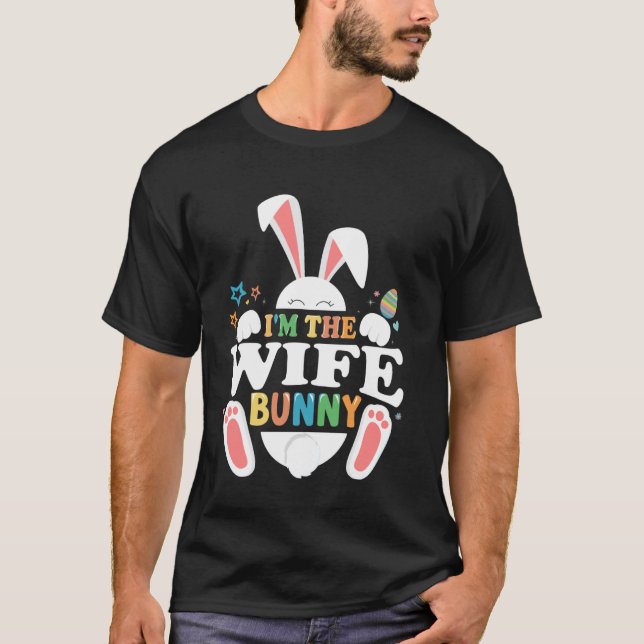 Camiseta Eu Sou a Esposa Coelho Páscoa Correspondência Dive (Frente)