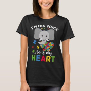 Camiseta Eu sou a voz dela. Ele é o meu infortúnio mãe A
