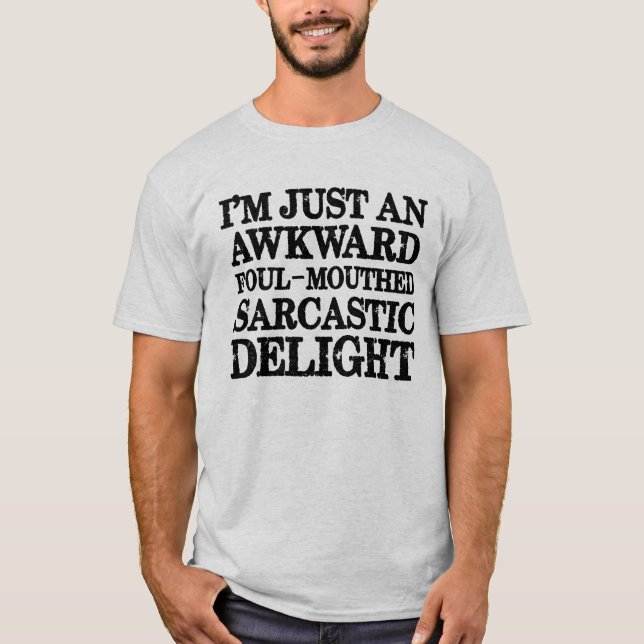 Camiseta Eu sou apenas uma alegria sarcástica desconfortáve (Frente)