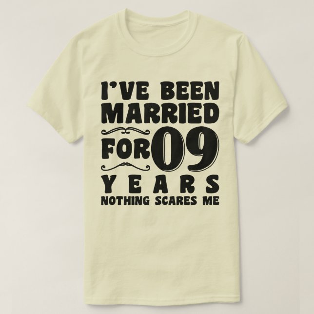 Camiseta Eu Sou Casado Há 09 Anos Aniversário de Casamento (Frente do Design)