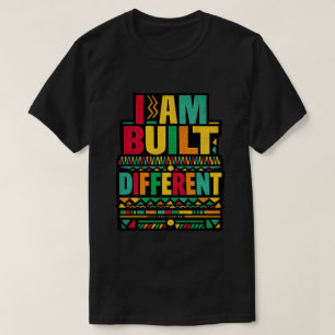 Camiseta Eu Sou Construído Diferente Tipografia Retro