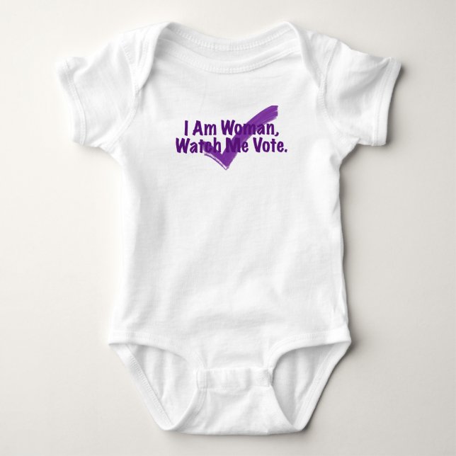 Camiseta Eu Sou Mulher Que Me Vê Votar Roxo (Frente)