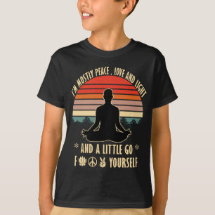 Camiseta Eu sou principalmente amor pela paz e luz, yoga T-