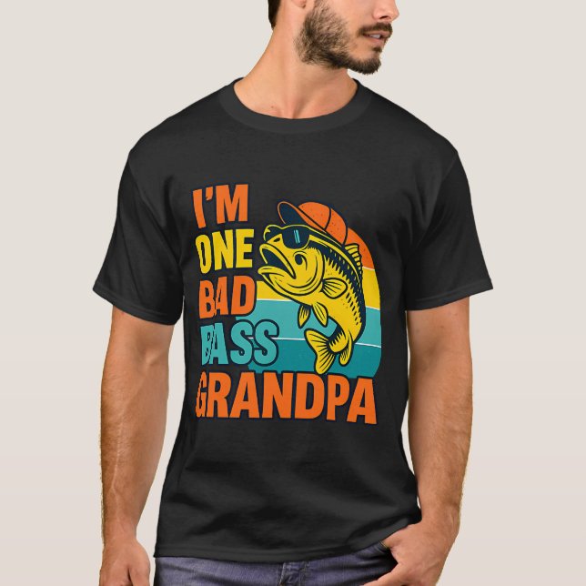 Camiseta Eu Sou Um Avozinho de Roca Ruim de Pescar (Frente)