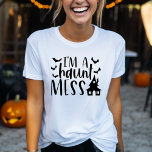 Camiseta Eu sou um Hunt Mess Funny Womens Halloween<br><div class="desc">A camiseta moderna do Halloween é perfeita para a bruxa na sua vida. A camisa apresenta um gráfico de bruxa. O texto diz "Eu sou uma tia Mess" em na moda. Esta camisa é perfeita para qualquer evento de Halloween, de truques ou tratos a uma festa de fantasia. É também...</div>