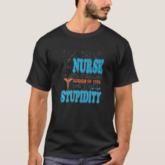 Camiseta Eu sou uma enfermeira velha rabugenta. Meu sarcasm