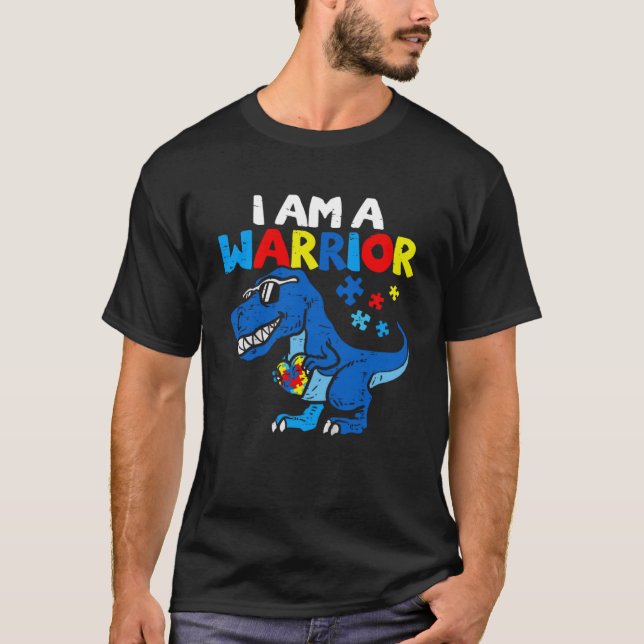 Camiseta Eu Sou Uma Família De Autismo De Guerreiro Dinossa (Frente)