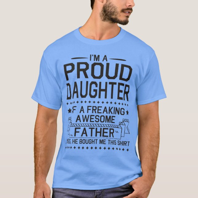 Camiseta Eu Sou Uma Filha Orgulhosa De Um Padre Incrível. (Frente)