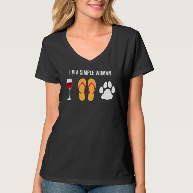 Camiseta Eu Sou Uma Mulher Simples, Vinha, Bebida, Cachorro (Frente)