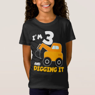 Camiseta Eu tenho 3 anos e cavando