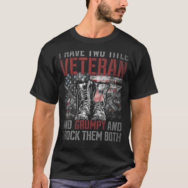 Camiseta Eu tenho dois títulos veteranos e rabugentos orgul (Frente)
