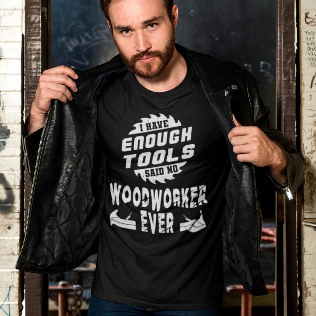 Camiseta Eu Tenho Ferramentas Suficientes Que Nunca Disse Q (Criador carregado)