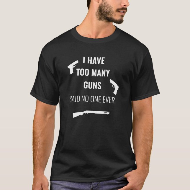 Camiseta Eu Tenho Muitas Armas Que Não Dizem Ninguém (Frente)