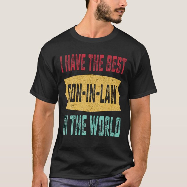 Camiseta Eu tenho o melhor filho de direito do mundo (Frente)