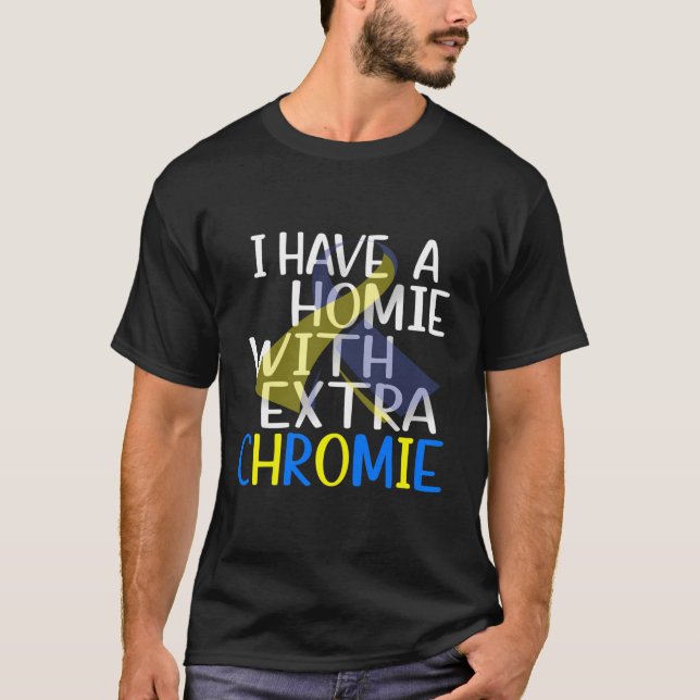 Camiseta Eu Tenho Uma Casa Com Síndrome De Chromie Extra. (Frente)