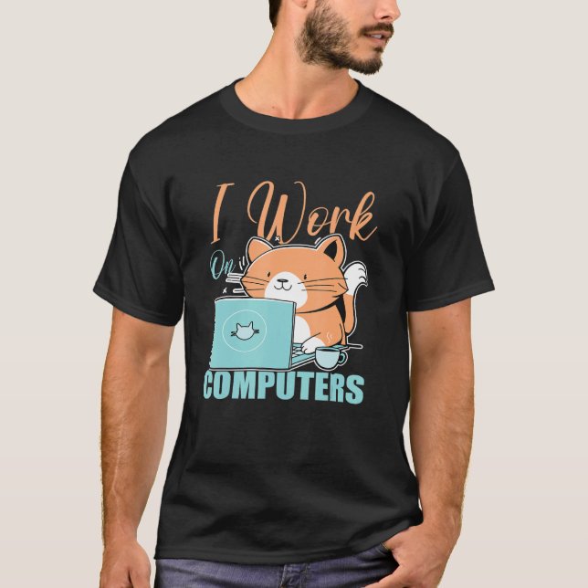 Camiseta Eu Trabalho Em Computadores Cat Programmer Coding (Frente)