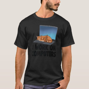 Camiseta Eu Trabalho Em Computadores Dormindo Gato Gato Gat