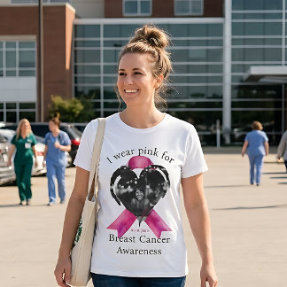 Camiseta Eu Uso Rosa para a Foto de Conscientização do Cânc