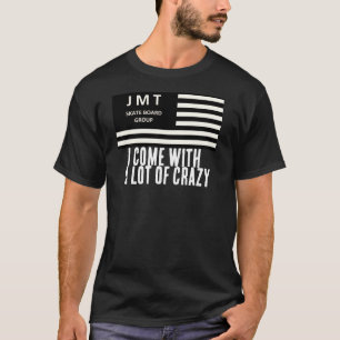 CAMISETA EU VENHO COM UMA BLUSA PRETA BÁSICA MUITO DOIDA
