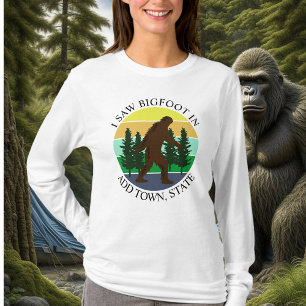 Camiseta Eu vi o Pé Grande em (Adicione Cidade e Estado) Pe