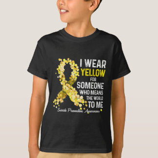 Camiseta Eu Visto Amarelo Para Alguém Que Perca A Prevenção