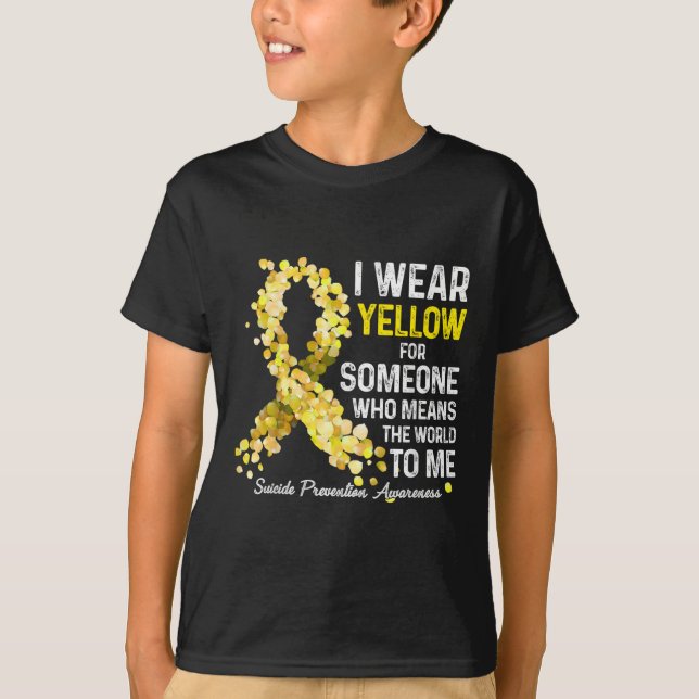 Camiseta Eu Visto Amarelo Para Alguém Que Perca A Prevenção (Frente)