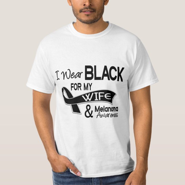 Camiseta Eu visto o preto para minha melanoma da esposa 42 (Frente)