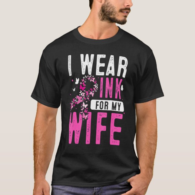 Camiseta Eu Visto Rosa Para A Minha Esposa Família Fita Fit (Frente)