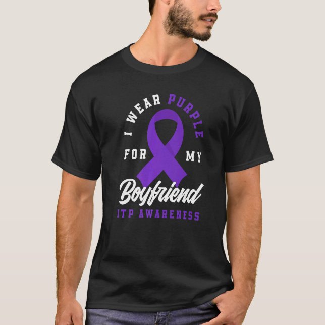 Camiseta Eu Visto Roxo para a minha consciência de Namorado (Frente)