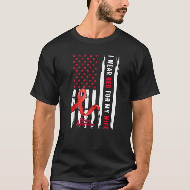 Camiseta Eu Visto Vermelho Para Minha Esposa Causar Consciê (Frente)