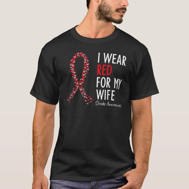 Camiseta Eu Visto Vermelho Para Minha Esposa Causar Consciê (Frente)