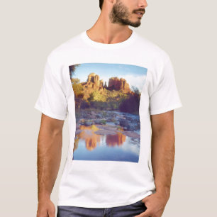 Camiseta EUA, Arizona, Sedona. Cathedral Rock refletindo