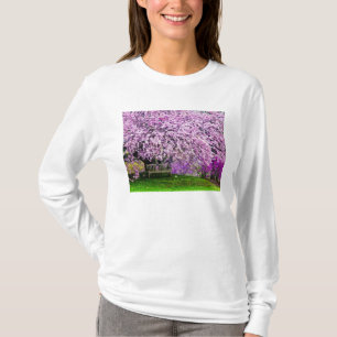 Camiseta EUA, Delaware, Wilmington. Banco de madeira sob