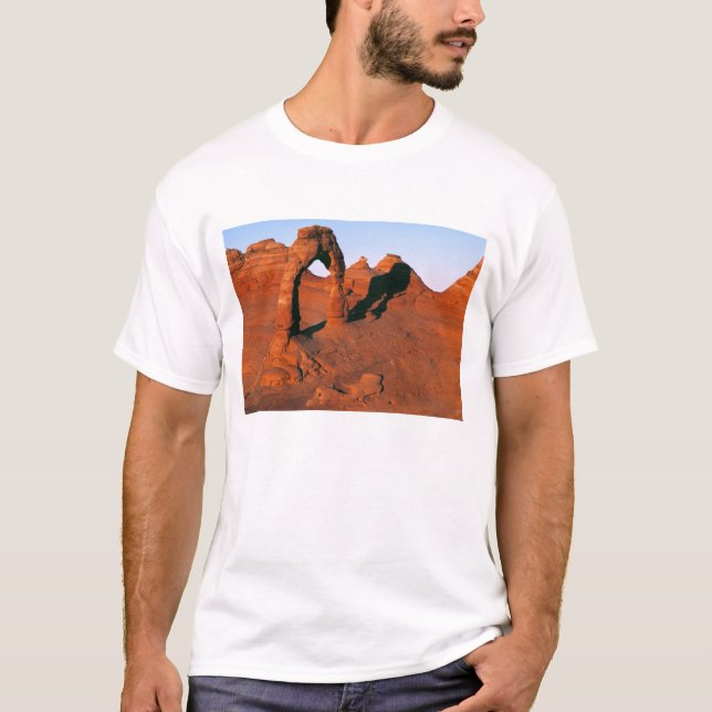 Camiseta EUA, Utah, Arches NP. O Arch Delicado é um dos (Frente)