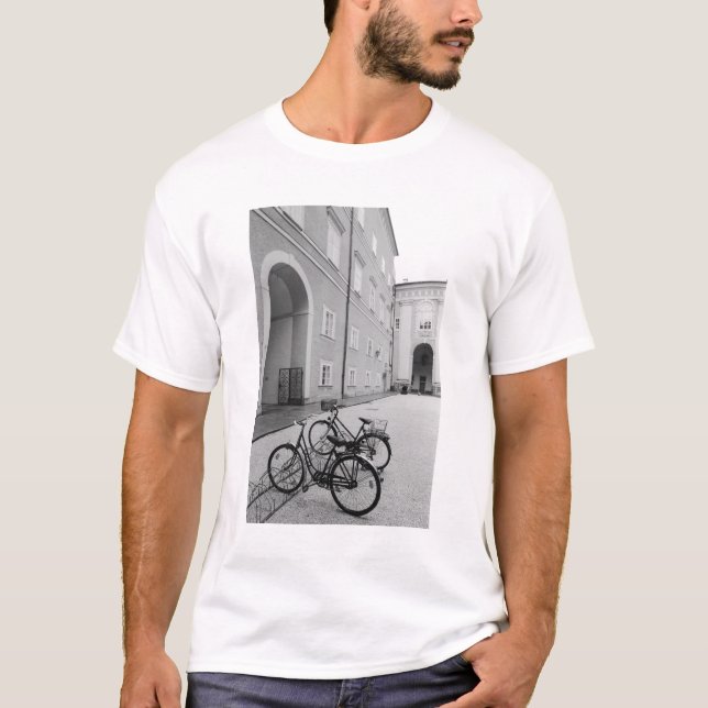 Camiseta Europa, Áustria, Salzburgo. Bicicletas na (Frente)