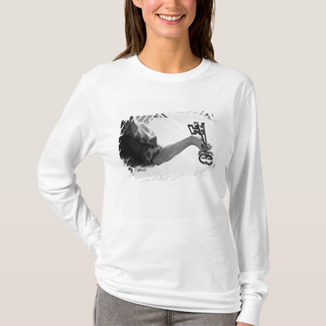 Camiseta Europa, Áustria, Salzburgo. Estátua com chaves (Frente)