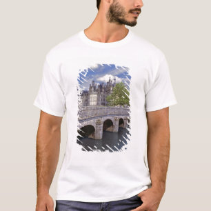 Camiseta Europa, França, Chambord. Uma ponte de pedra leva
