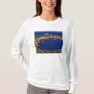 Camiseta Europa, França, Theoule-sur-Mer. Um telhado de tel
