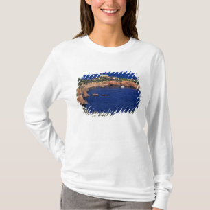Camiseta Europa, França, Theoule-sur-Mer. Um telhado de tel