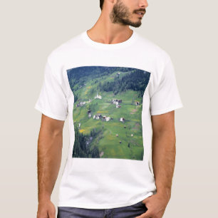 Camiseta Europa, Itália, Alpes Dolomitas. Esta pequena vila