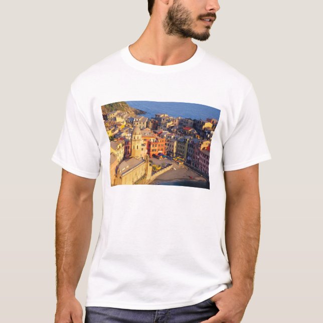 Camiseta Europa, Itália, Cinque Terre. Vila de Vernazza (Frente)
