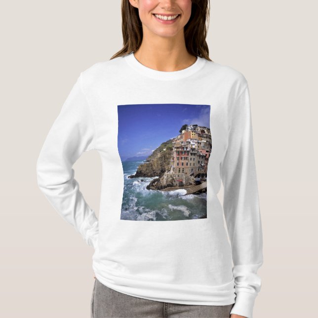Camiseta Europa, Itália, Riomaggiore. Riomaggiore é constru (Frente)