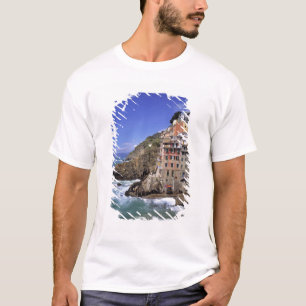 Camiseta Europa, Itália, Riomaggiore. Riomaggiore é constru