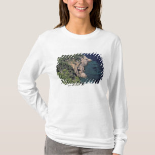 Camiseta Europa, Itália, Toscana. Costa rochosa; Cala