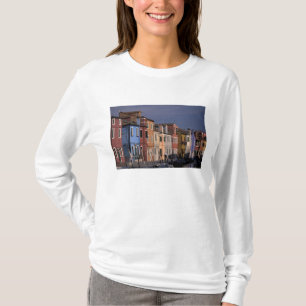 Camiseta Europa, Itália, Veneza. Casas multicoloridas