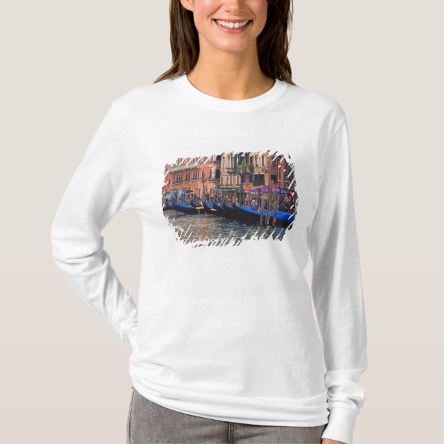 Camiseta Europa, Itália, Veneza, gondolas no canal (Frente)