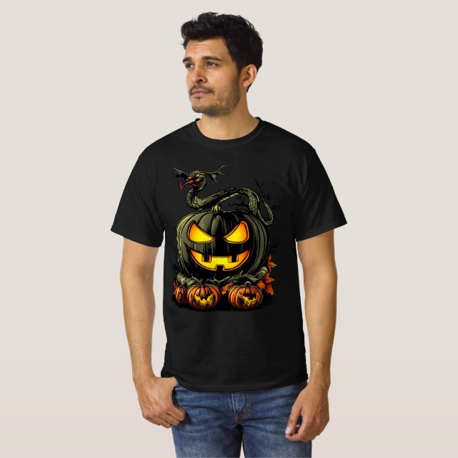 Camiseta Evil Pumpkin with Snake Halloween Artwork (Frente Completa)